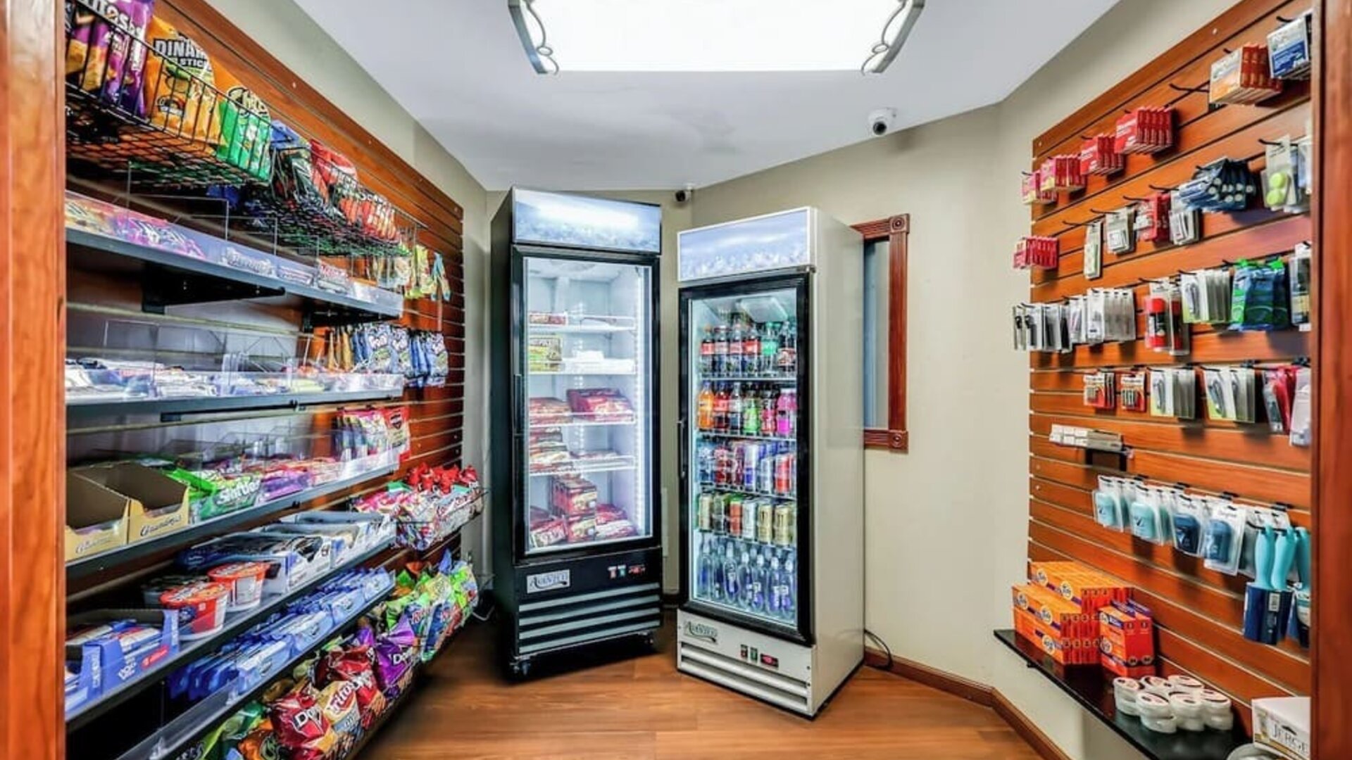 Snack bar at Quality Inn & Suites Liberty Lake - Spokane Valley.
