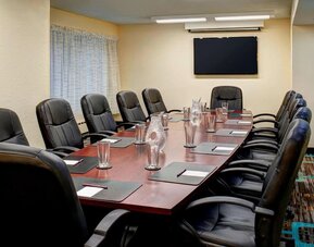 Professional meeting room with ergonomic chairs at Sonesta ES Suites Chicago Downtown Magnificent Mile - Medical.