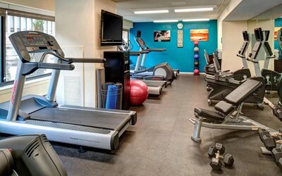Fully equipped fitness center at Sonesta ES Suites Chicago Downtown Magnificent Mile - Medical.