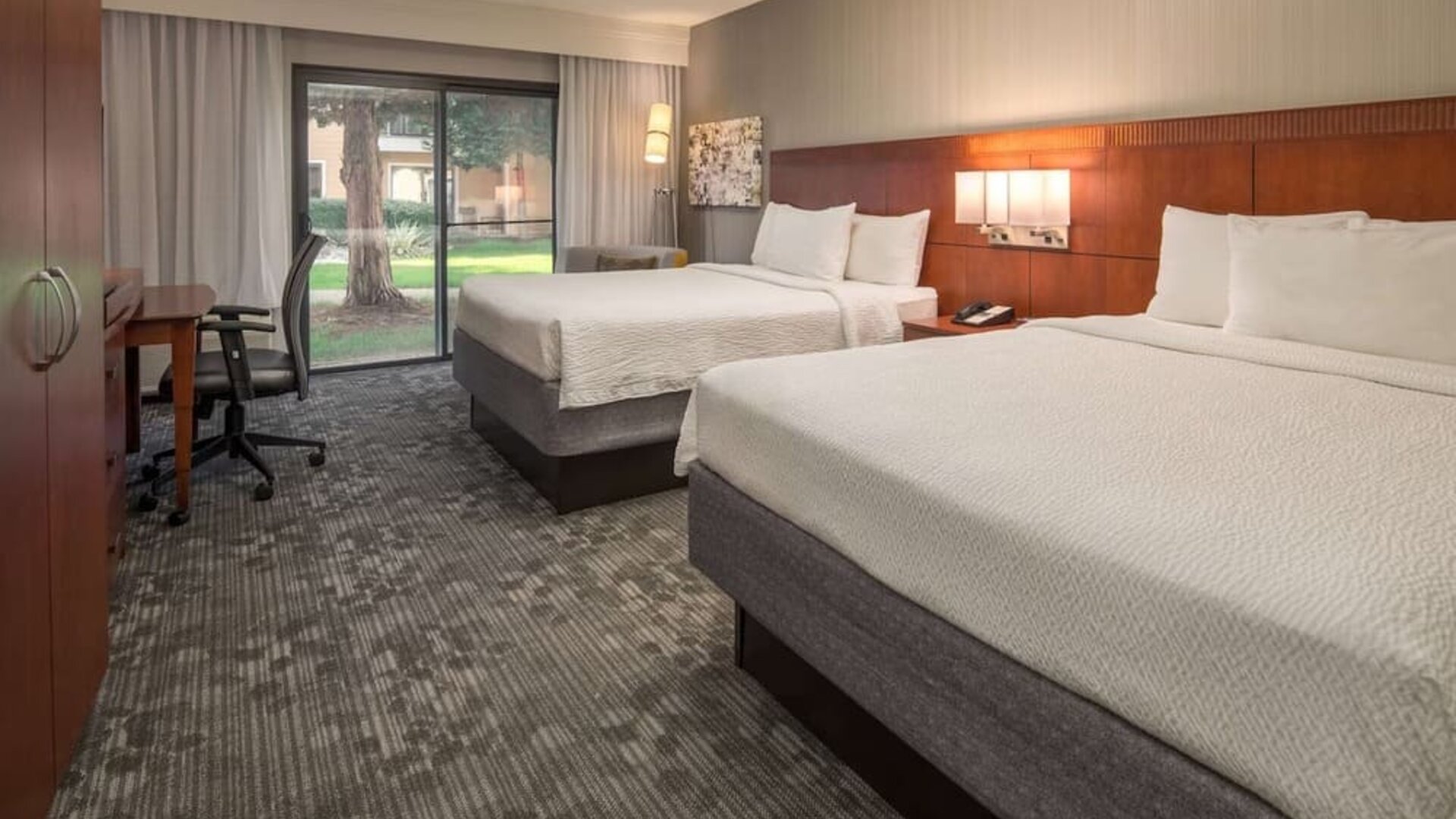Bright and spacious day use twin room with work desk at Sonesta Select Seattle Bellevue Redmond.