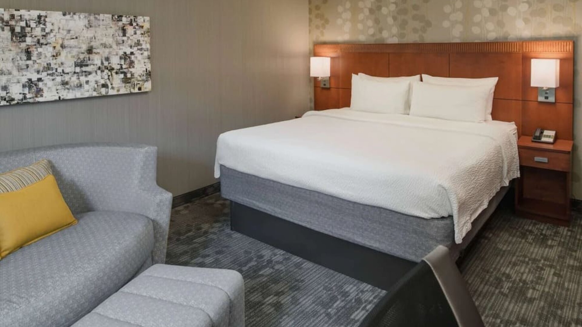 King bed at Sonesta Select Seattle Bellevue Redmond.