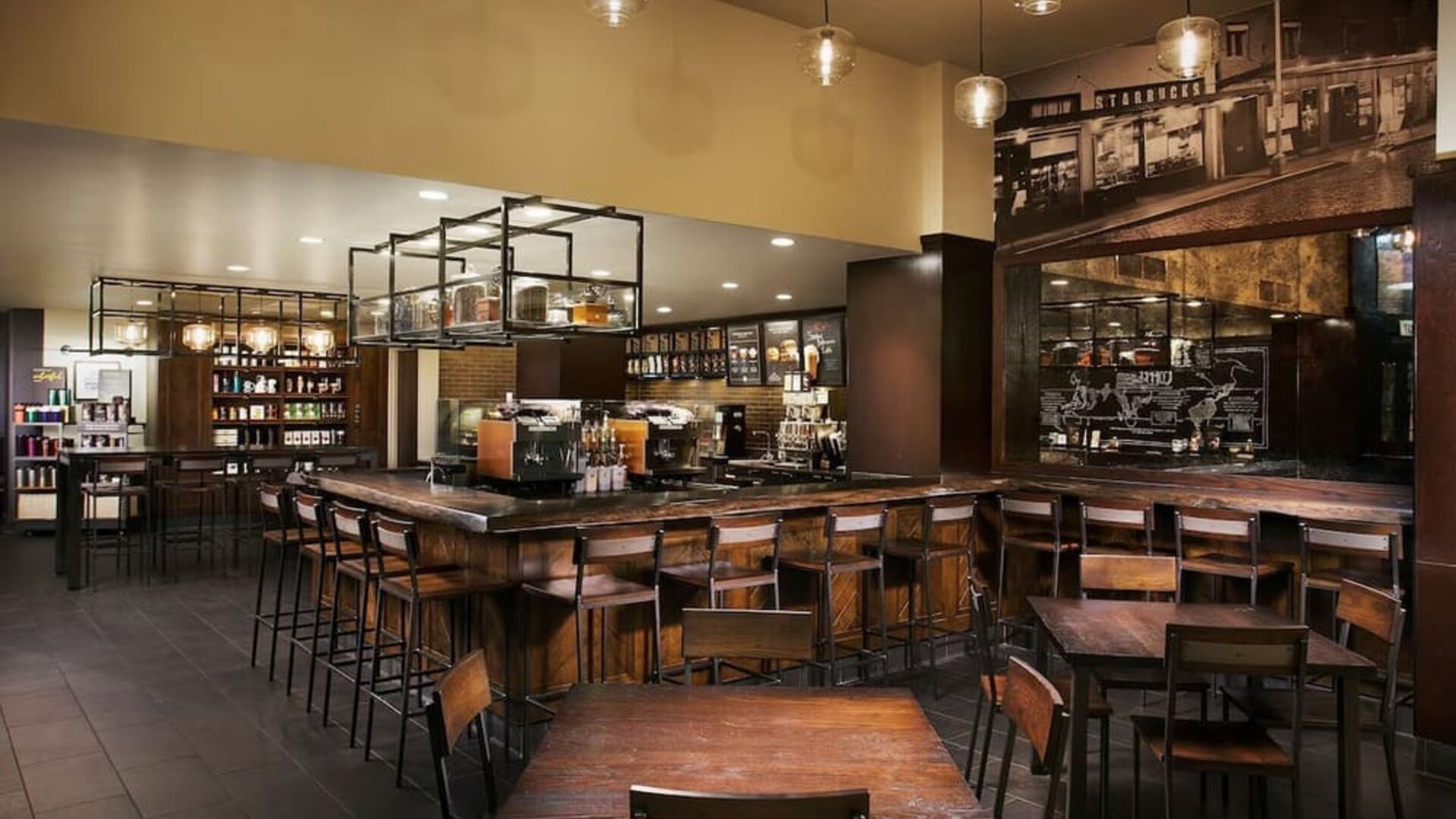 Coffee shop perfect for coworking at Hilton Rosemont/Chicago O'Hare.