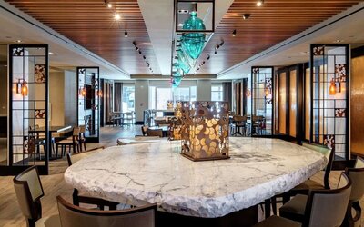 Dining area at New York Hilton Midtown.
