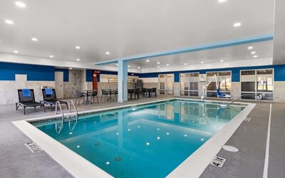 Relaxing indoor pool at Hampton Inn & Suites Schererville.