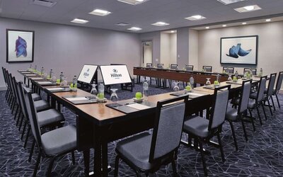 Spacious meeting room at Hilton Chicago.