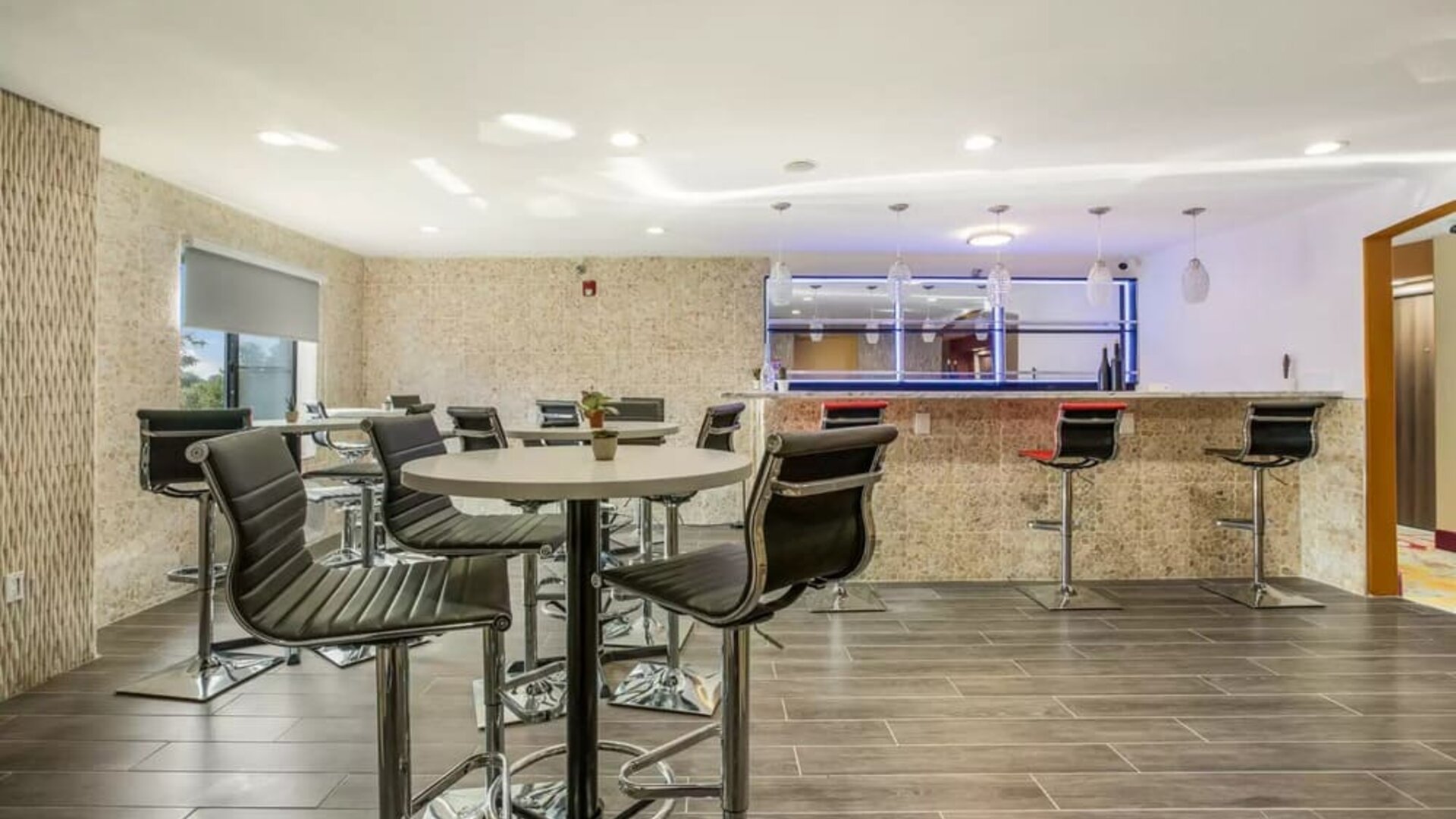 Coworking lounge at The Leo Collection, An Ascend Collection Hotel.