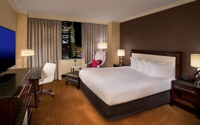 King bed at Hilton Minneapolis.