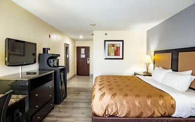 Romantic king room at Quality Inn & Suites Woodstock Near Lake Geneva.