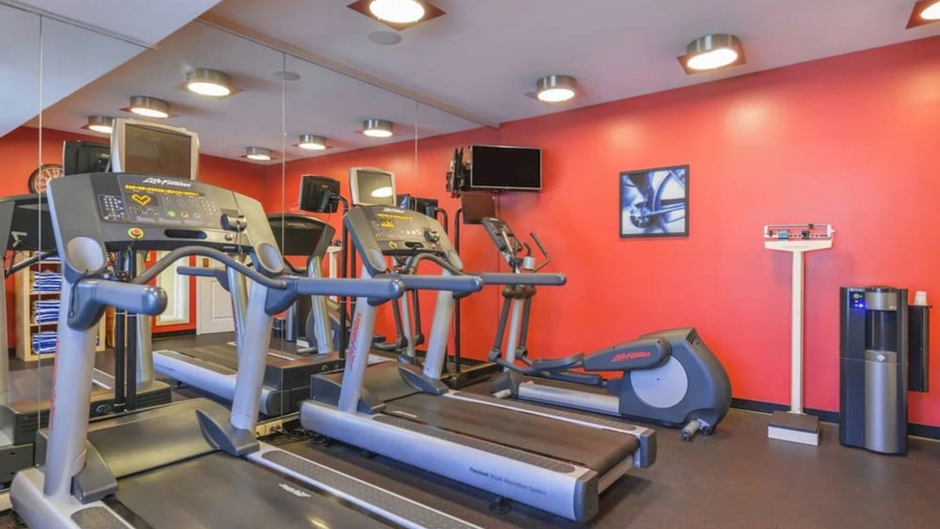 Fitness center at Towneplace Suites By Marriott Arundel Mills.