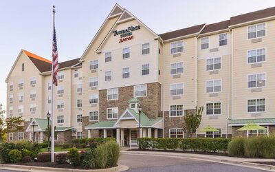 Hotel exterior at Towneplace Suites By Marriott Arundel Mills.