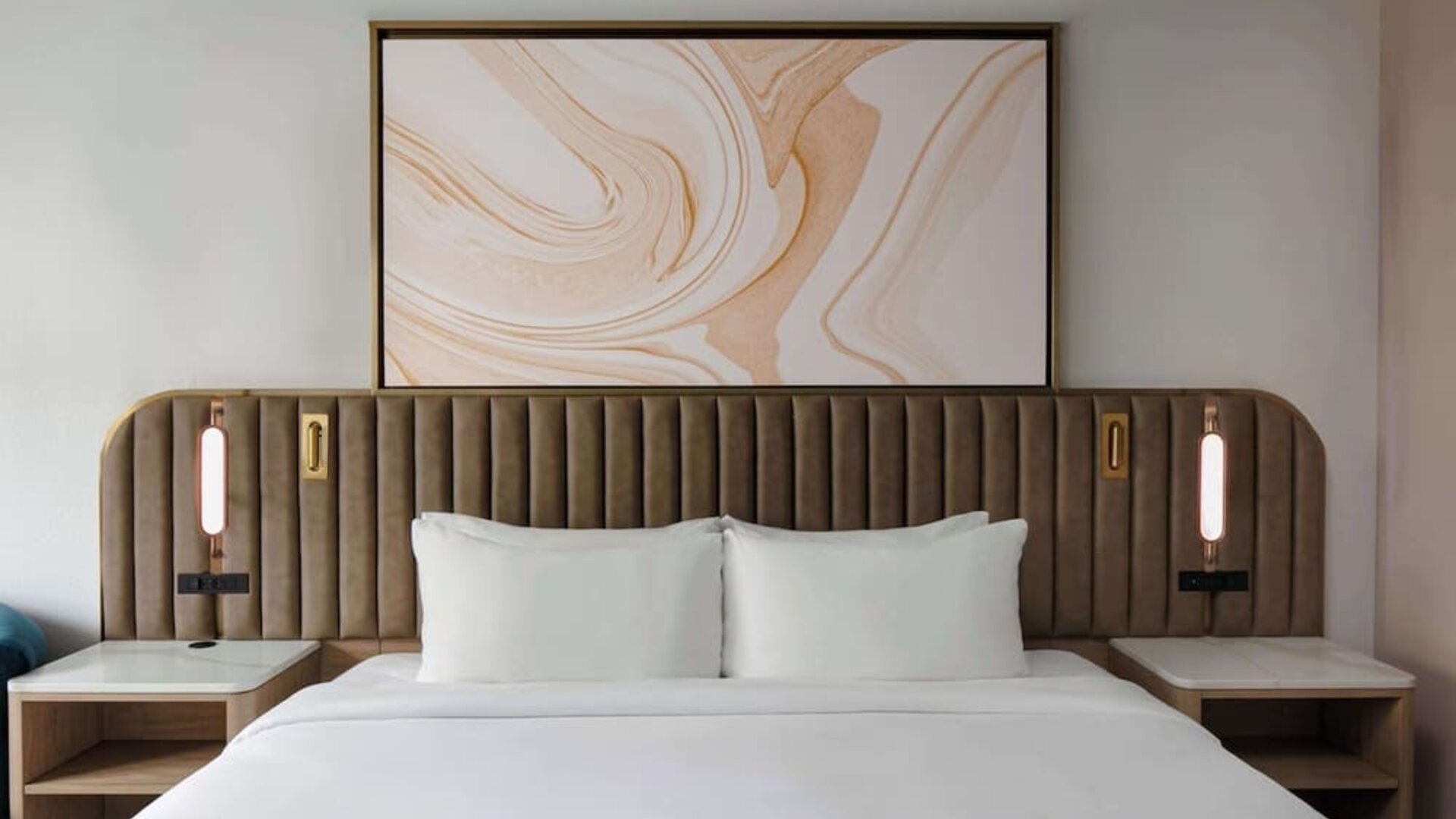 King bed at Sonesta Miami Airport.