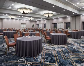 Meeting or conference room at The Chifley Houston, Tapestry Collection By Hilton.