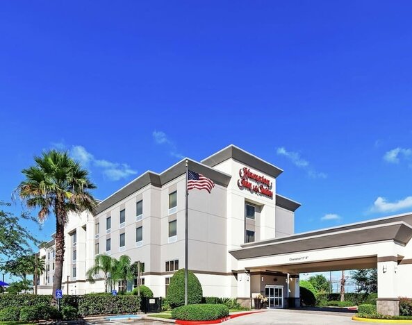Hotel exterior at Hampton Inn & Suites Houston-Bush Intercontinental Aprt.