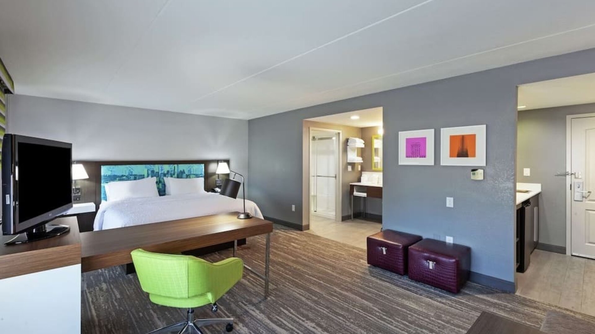 King room with work station at Hampton Inn & Suites Houston-Bush Intercontinental Aprt.