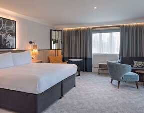 King room with natural light at DoubleTree By Hilton London Elstree.