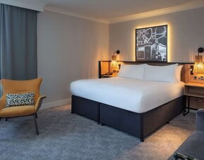 King room with natural light at DoubleTree By Hilton London Elstree.