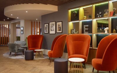 Lobby and lounge at DoubleTree By Hilton London Elstree.