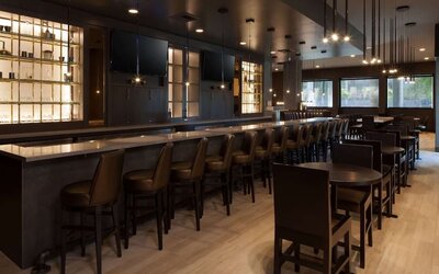 Bar and dining at Homewood Suites By Hilton Los Angeles International Airport.