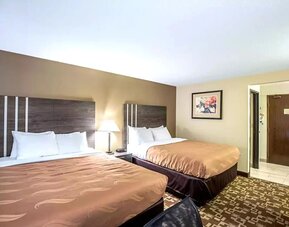 Day use twin room at Hotel Inn Milwaukee.