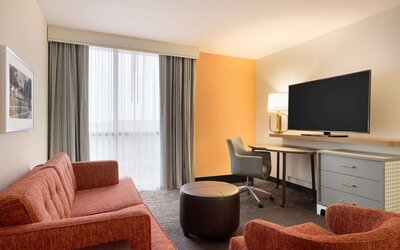 Lounge and TV at DoubleTree By Hilton Fort Worth South.