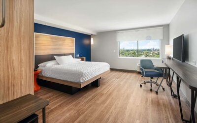 King room with work desk at Tru By Hilton Ft. Lauderdale Airport.