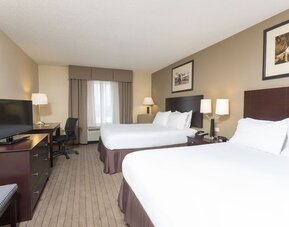 Day use twin room with workdesk at Holiday Inn Aurora North- Naperville.