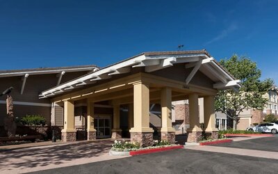Entrance and parking area at Homewood Suites By Hilton Agoura Hills.