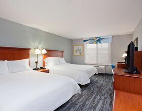 Day use twin room with work desk at Hampton Inn & Suites Clovis-Airport North.