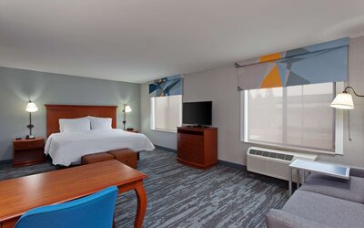 Day use king room at Hampton Inn & Suites Clovis-Airport North.