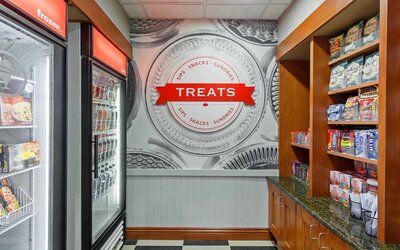 Convenience store at Hampton Inn & Suites Clovis-Airport North.