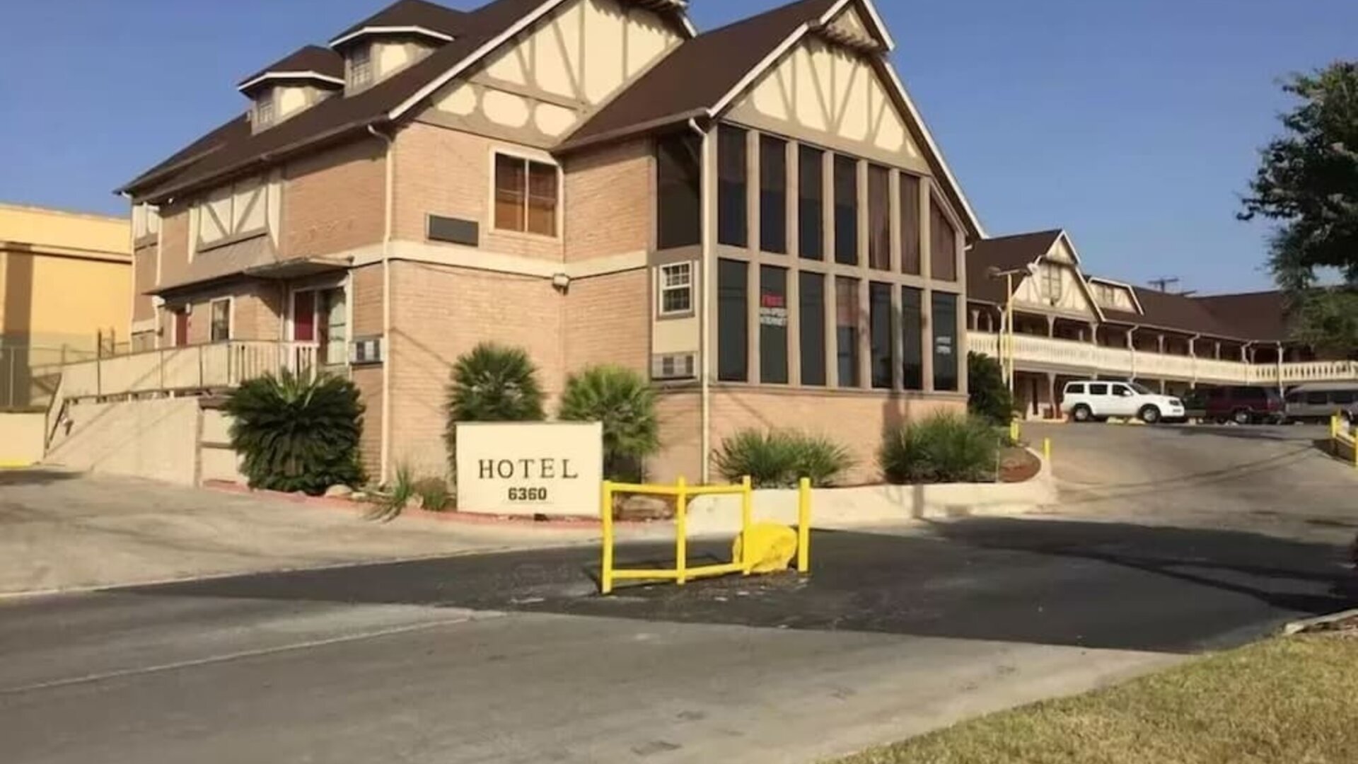 Hotel parking available at Star Inn Hotel Sea World.