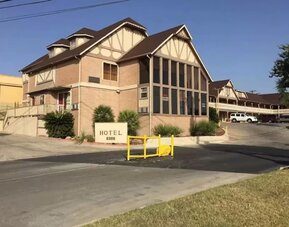 Hotel parking available at Star Inn Hotel Sea World.