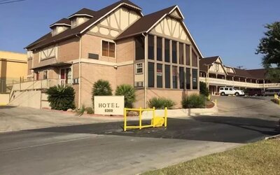 Hotel parking available at Star Inn Hotel Sea World.