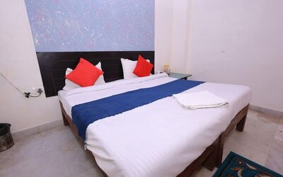 King room at Hotel NoVo Agra.