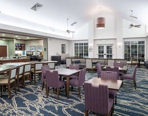On-site restaurant at Homewood Suites By Hilton Fresno Airport/Clovis. 