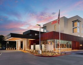 Exterior view and parking area at Hilton Garden Inn Sunnyvale.