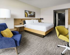 Standard room with work desk at Hilton Garden Inn Sunnyvale.