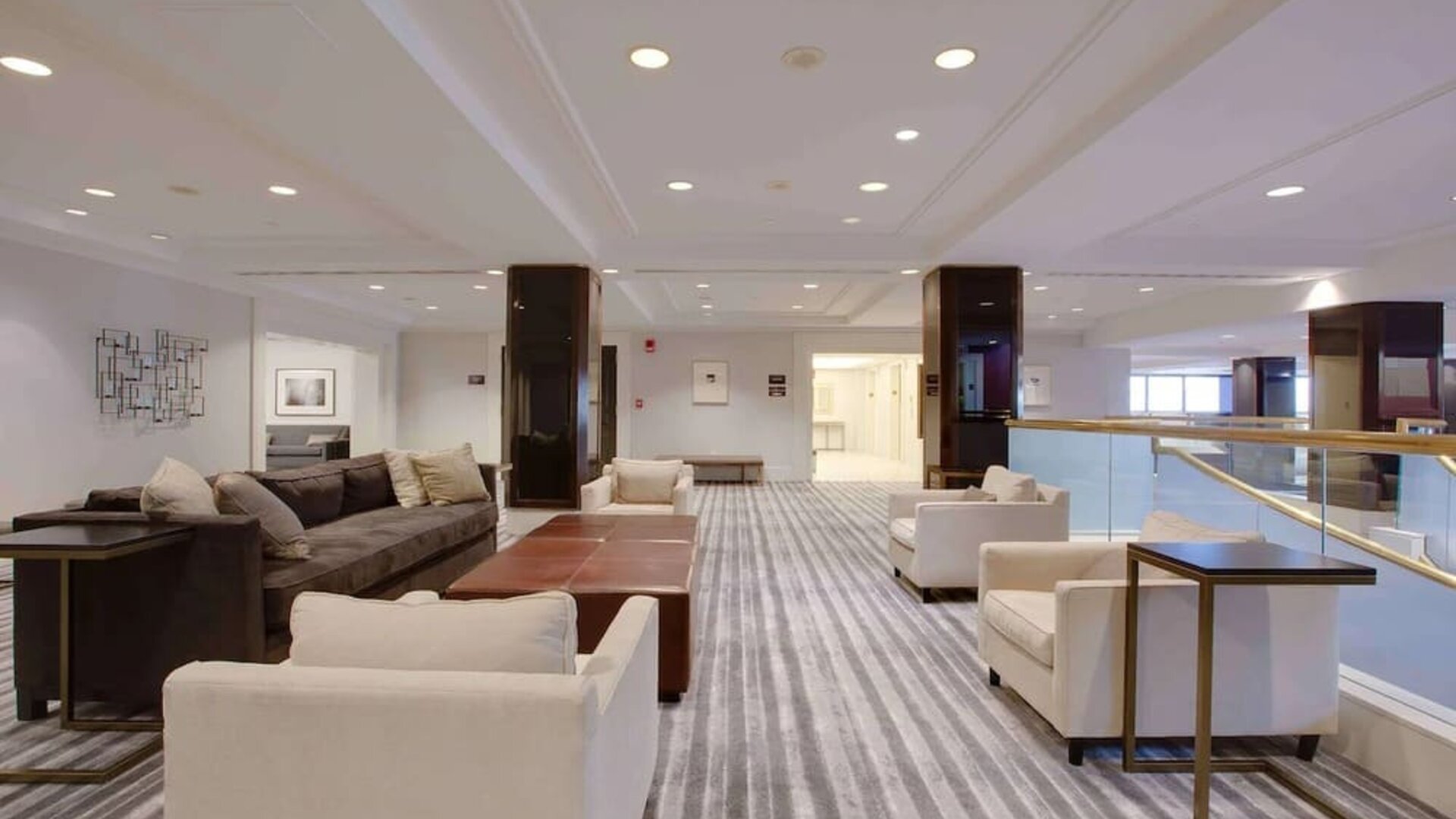 Lounge area at Hilton Newark Airport.