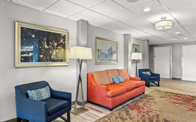 Lobby lounge area at Hampton Inn Chicago/Naperville.
