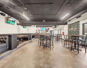 Dining area at Radisson Hotel Schaumburg.