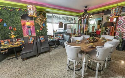 Dining area at Catalina Hotel & Beach Club.