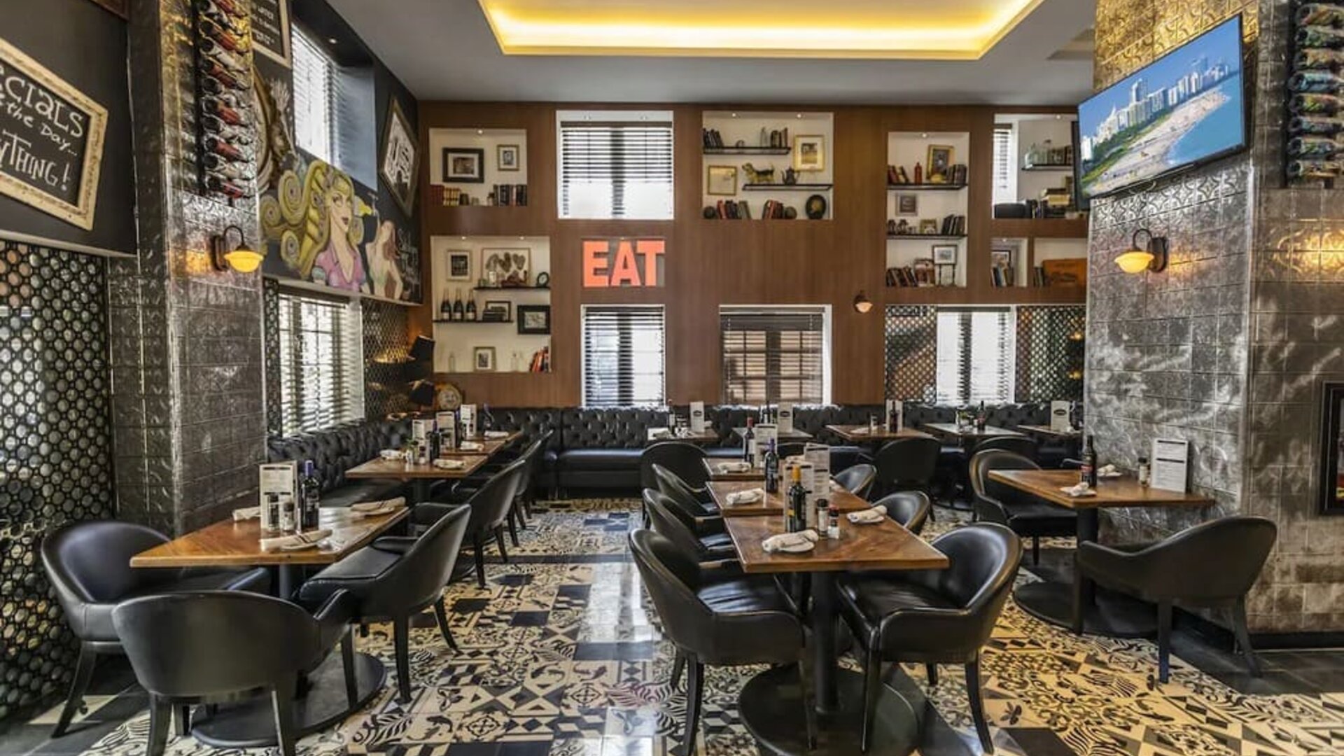 On-site restaurant at Hotel Croydon.