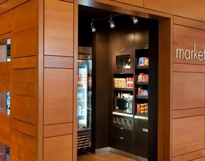 Convenience store at Sonesta Emeryville Oakland.