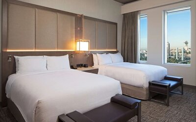 Day use twin room at H Hotel Los Angeles, Curio Collection By Hilton.