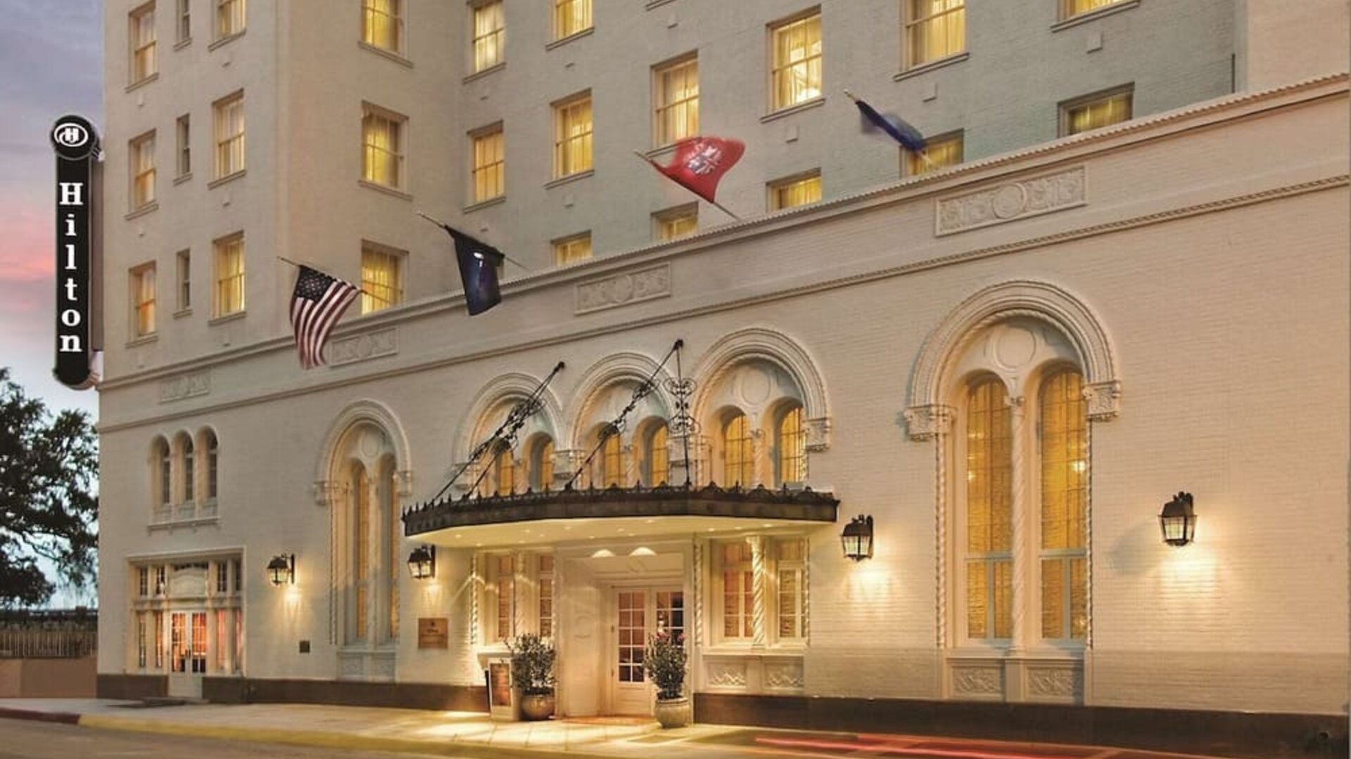 Entrance at Hilton Baton Rouge Capitol Center.