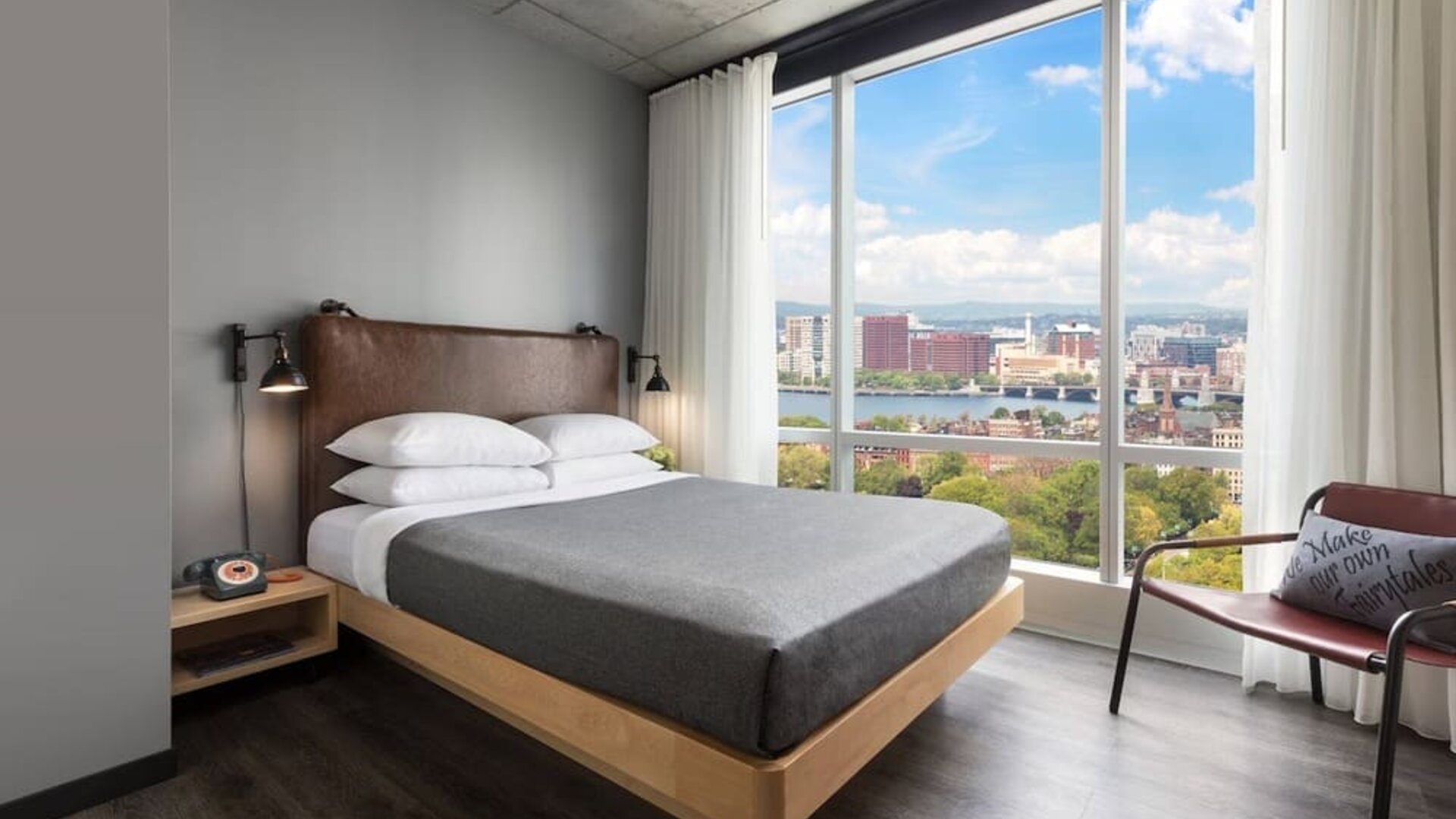 Day use room with natural light at Moxy Boston Downtown.