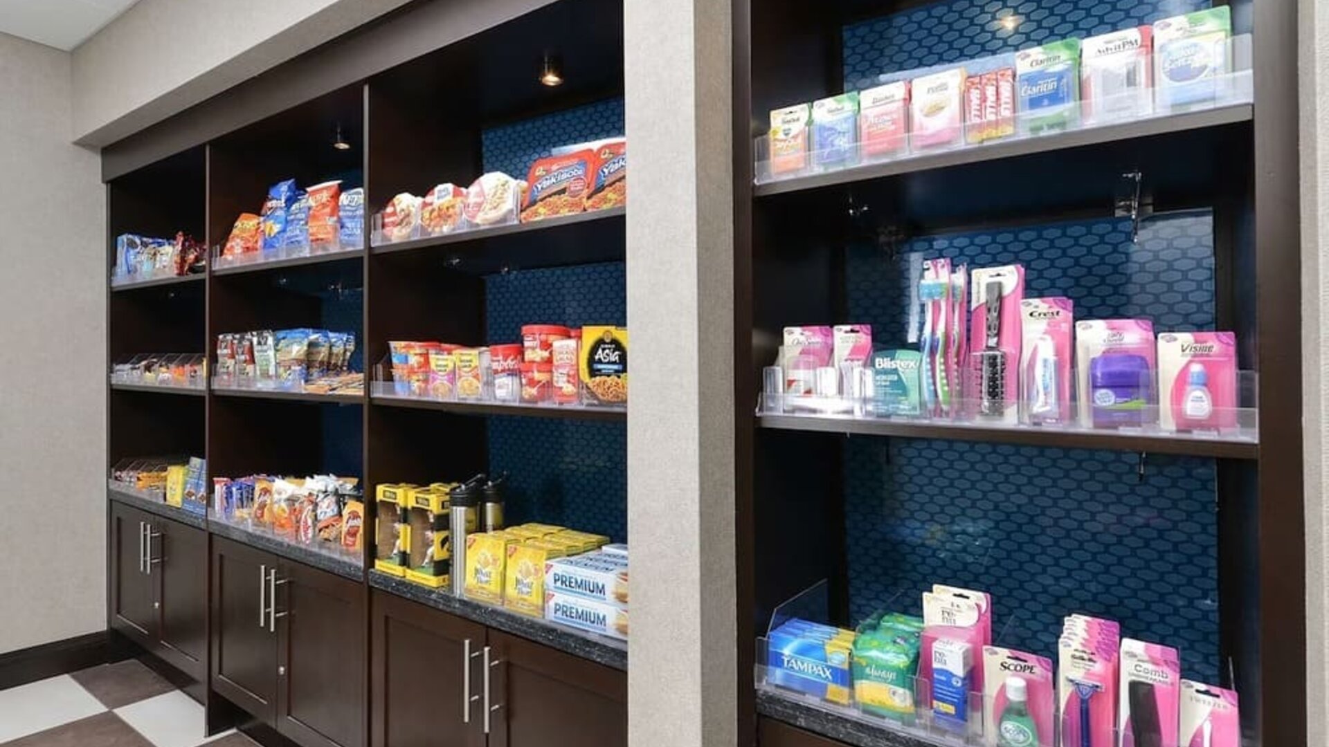 Convenience store at Hampton Inn Iowa City/University Area.