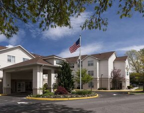 Entrance at Homewood Suites By Hilton Newark-Cranford.