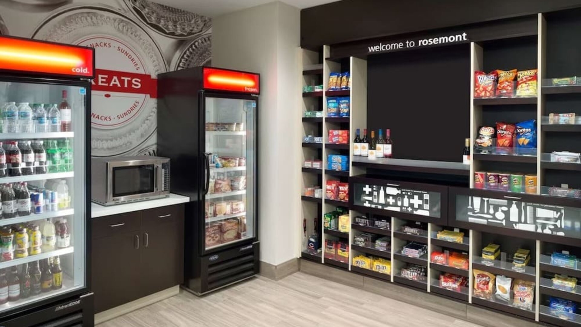 Convenience store at Hampton Inn & Suites Rosemont Chicago O'Hare.