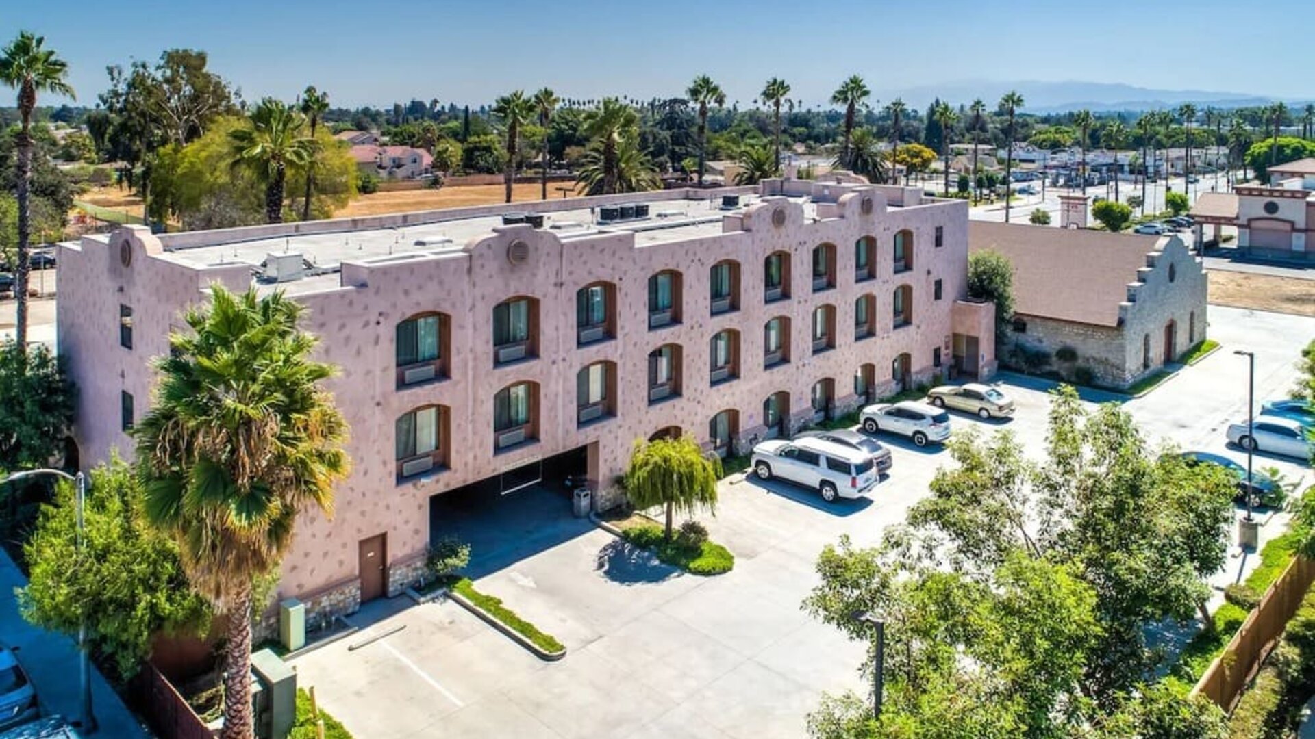 Parking area at Comfort Inn Pomona Near Fairplex.
